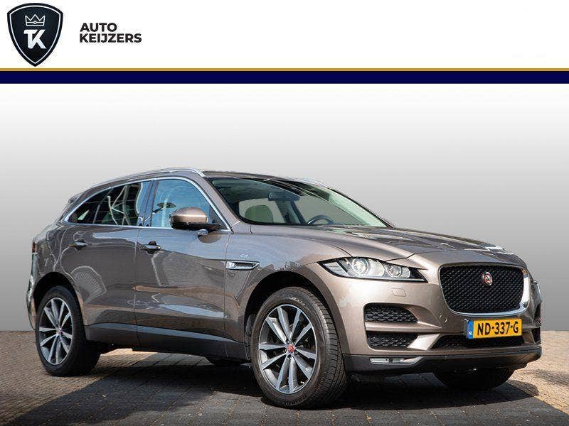 Jaguar F PACE