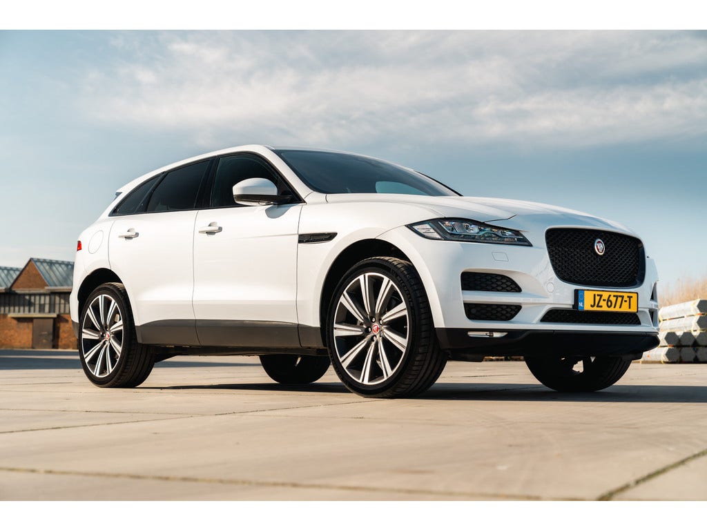 Jaguar F PACE