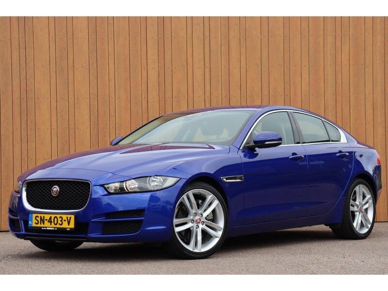 Jaguar XE