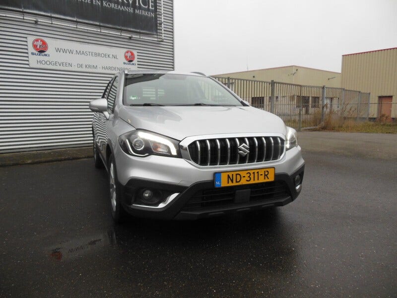 Suzuki S Cross