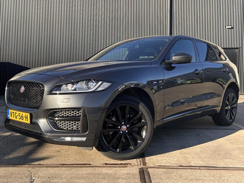 Jaguar F PACE